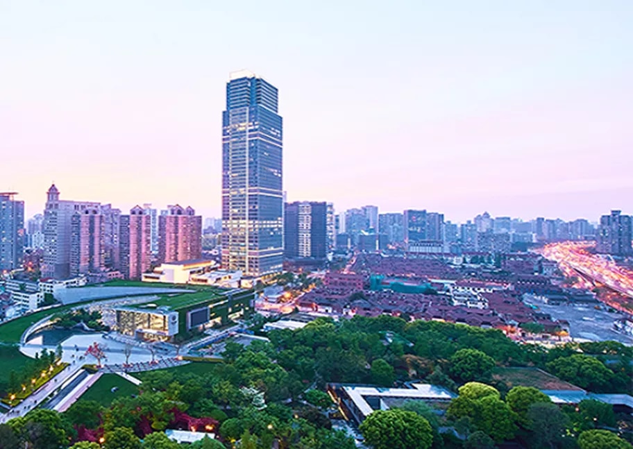 世服宏图上海博华广场高端服务式办公室，坐落于浦西 CBD 核心区，拥有城市景观与现代化商务配套。