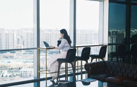 15082025-_-自由职业者的-社交孤岛-破局之道.png
