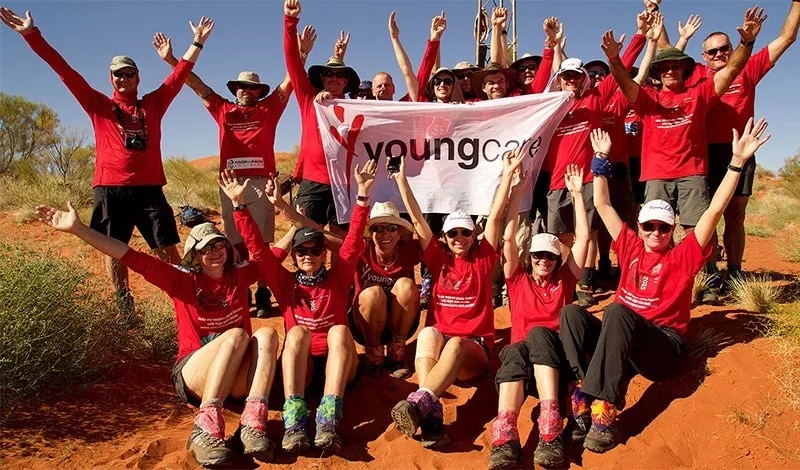 西蒙·史密斯（Simon Smith）参加了Youngcare Simpson Desert Challenge，并在十天内完成300公里的训练，筹得超过15,000元的基金。